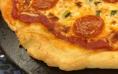 Homemade Pizza Making Mistakes To Avoid 2 dry pizza crust Homemade Pizza Making Mistakes To Avoid