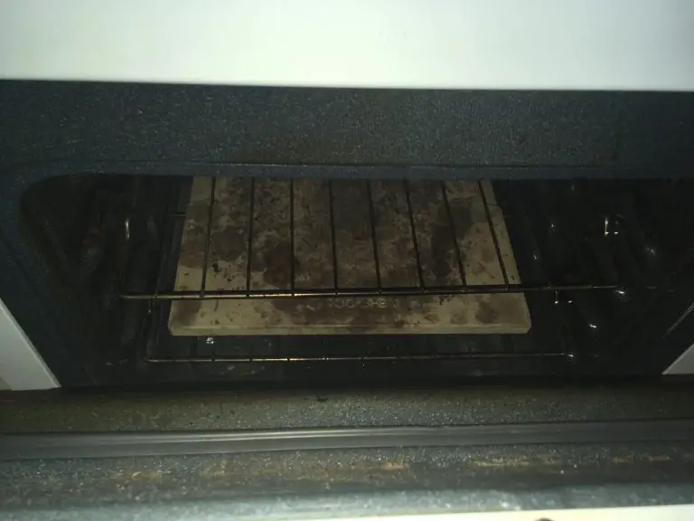 When To Put Your Pizza Stone In The Oven