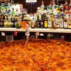 What Is Bar Style Pizza - Where To Find It & How To Make It 2 bar pizza lynwood cafe What Is Bar Style Pizza - Where To Find It & How To Make It