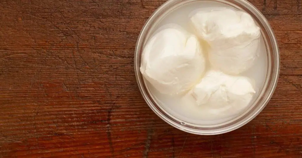 Which Mozzarella Cheese Is Best For Pizza? Low-Moisture Mozzarella Vs Fresh 3 best cheese for pizza 2 Which Mozzarella Cheese Is Best For Pizza? Low-Moisture Mozzarella Vs Fresh