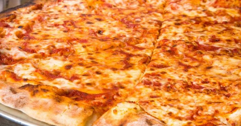 Which Mozzarella Cheese Is Best For Pizza? Low-Moisture Mozzarella Vs Fresh
