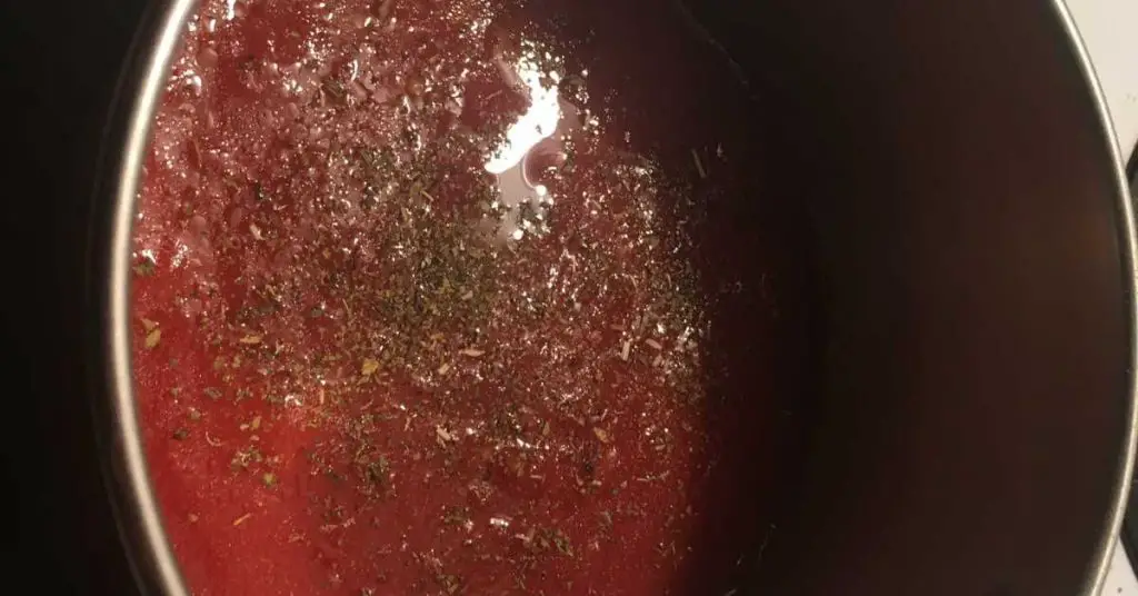 When Making Pizza What Goes On First? 6 pizza sauce 2 When Making Pizza What Goes On First?