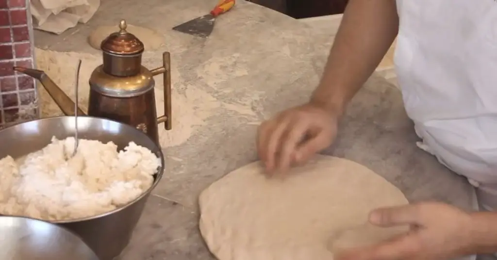 Is A Calzone Just A Folded Pizza? Not Even Close... 6 calzone pizza 1 Is A Calzone Just A Folded Pizza? Not Even Close...