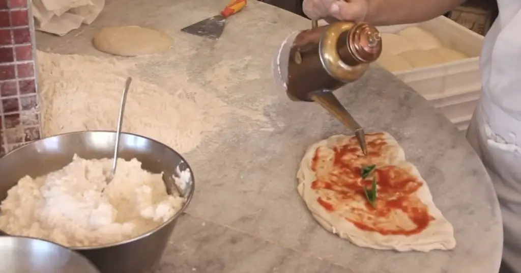 Is A Calzone Just A Folded Pizza? Not Even Close... 9 calzone pizza 4 Is A Calzone Just A Folded Pizza? Not Even Close...