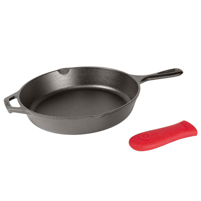 Essential Pizza Making Tools Checklist 7 casti iron skillet pizza Essential Pizza Making Tools Checklist