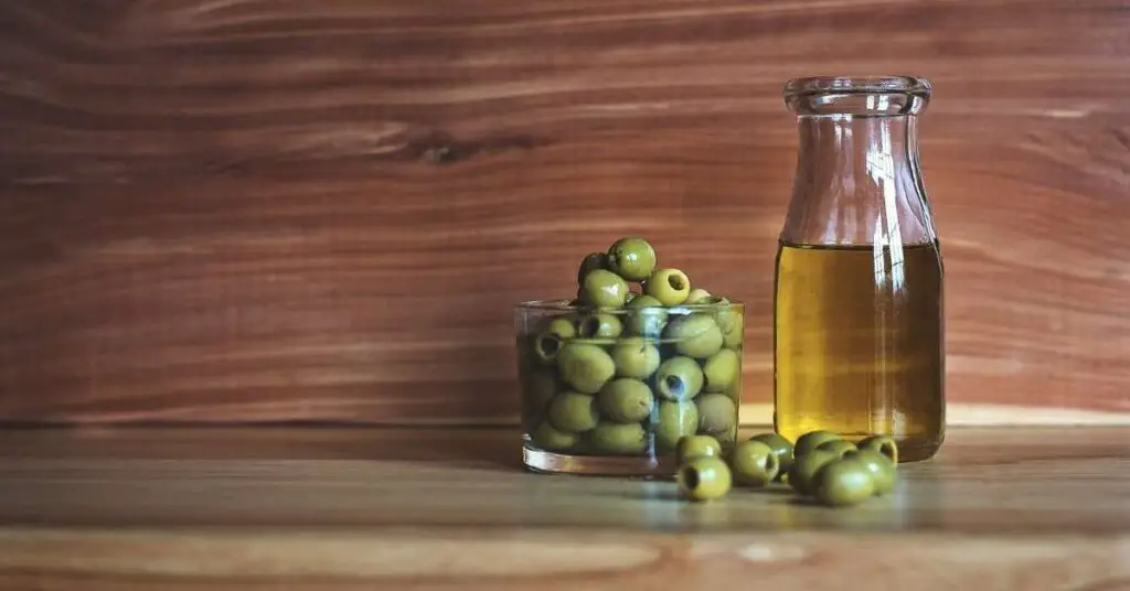 Is Pizza Healthy? The Surprising Health Benefits Of Pizza 12 olive oil pizza 4 Is Pizza Healthy? The Surprising Health Benefits Of Pizza