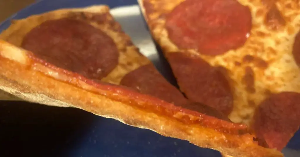 Domino's Pizza Crust Types Explained – From Brooklyn Style to Gluten Free 1 Domino's Pizza Crust Types