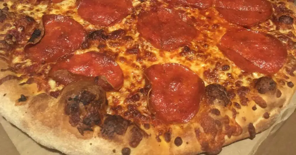 Domino's Pizza Crust Types Explained – From Brooklyn Style to Gluten Free 10 Dominos Hand Tossed Pepperoni Domino's Pizza Crust Types Explained – From Brooklyn Style to Gluten Free