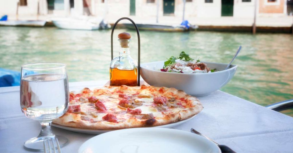 Neapolitan pizza diet How Many Calories are REALLY in a Slice of Pizza? More Than You Think...