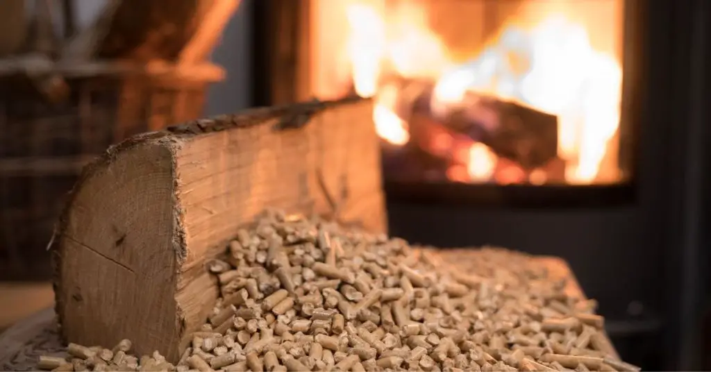 wood pellets log fire Ooni Fyra 12 Pizza Oven Review: Portable Wood Pellet Perfection?