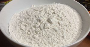 A white bowl of tipo 00 flour.