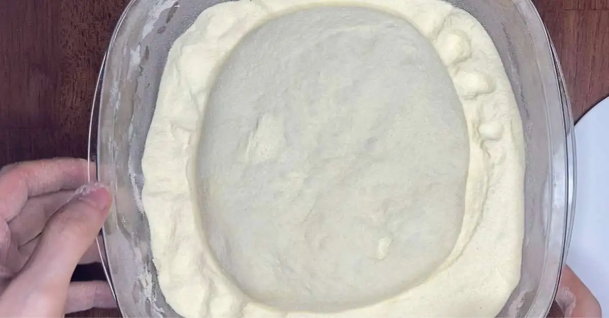 how to hand stretch pizza dough 1 How To EASILY Hand Stretch Pizza Dough For Amazing Homemade Pizza