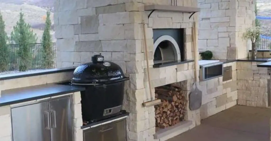 guy fieri CBO 1000 pizza oven What Pizza Oven Does Guy Fieri Use? 3 Great Pizza Ovens Used by Guy Fieri