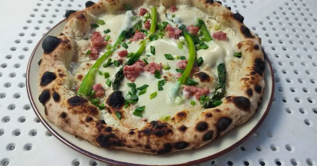 asparagus pizza topping