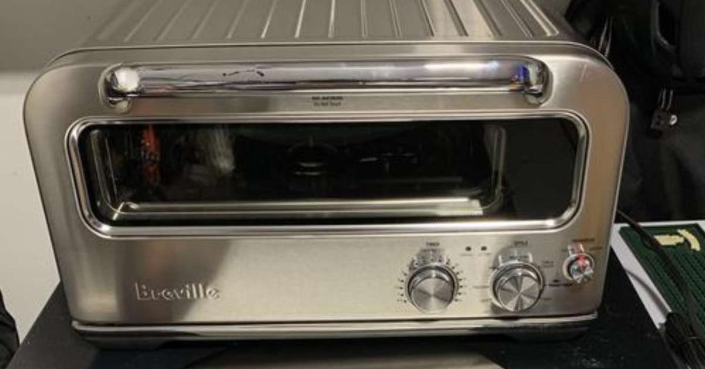 breville pizzaiolo indoor pizza oven angle Best Indoor Pizza Ovens: 4 Electric Pizza Ovens You Can Actually Use Inside