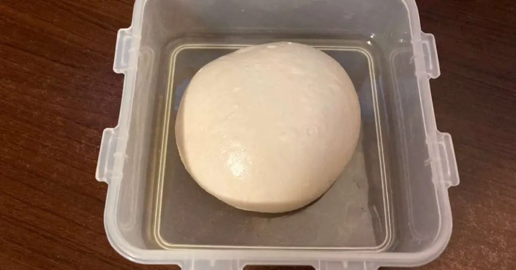 smooth pizza dough ball What Should Pizza Dough Look Like? How To Tell When It's Ready